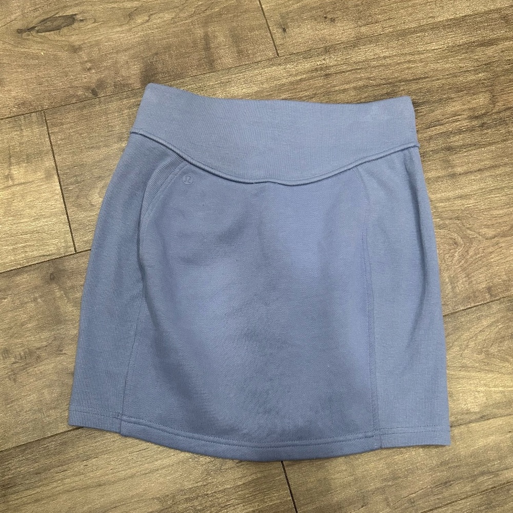 Lululemon high rise scuba mini skirt blue small athletic